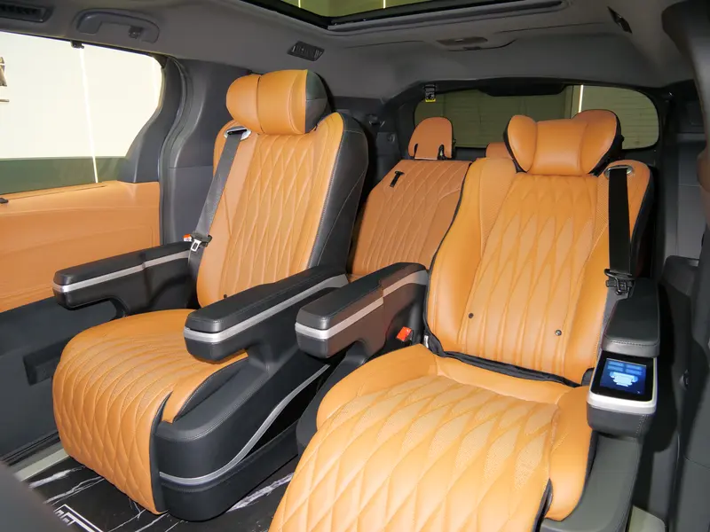 Toyota Granvia — фото 15