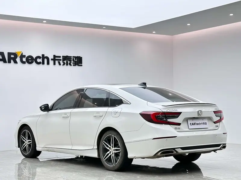 Honda Accord — фото 5