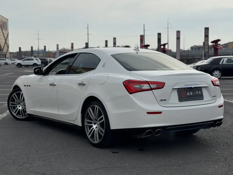 Maserati Ghibli 3.0 T — фото 4