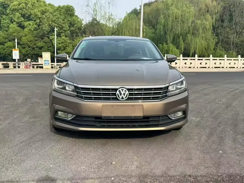 Volkswagen Passat — фото 2
