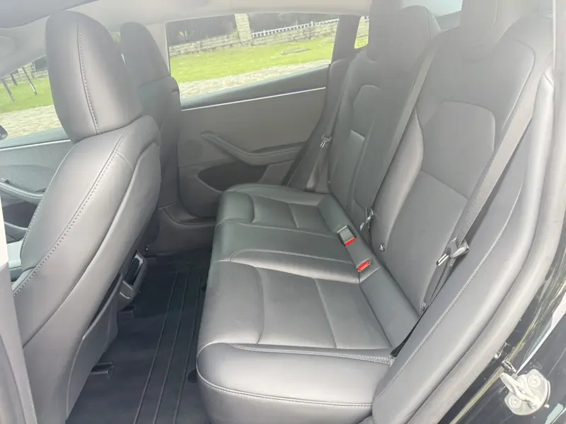 Tesla Model 3 — фото 15
