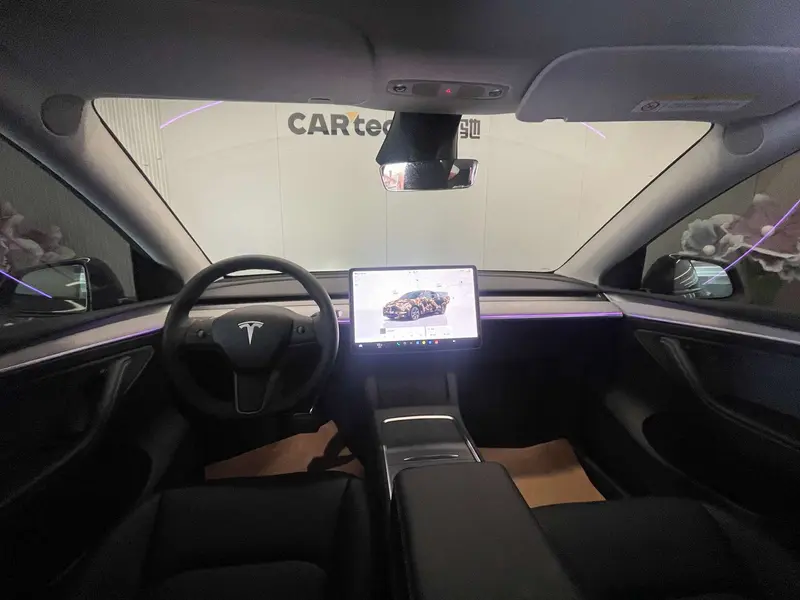 Tesla Model Y — фото 11