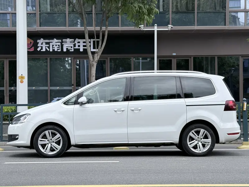 Volkswagen Sharan — фото 3