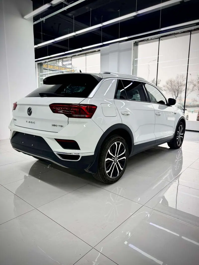 Volkswagen T-Roc — фото 7