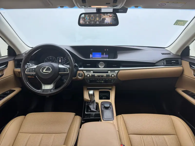 Lexus ES — фото 14