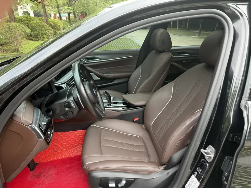 BMW 5 530 Li M Sport Package — фото 13