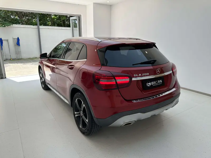 Mercedes-Benz GLA 200 стиль — фото 3