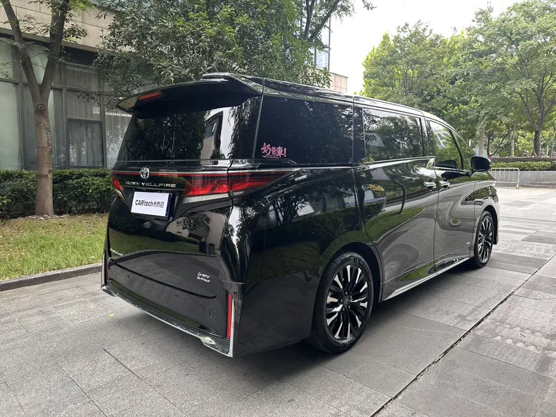 Toyota Vellfire — фото 6