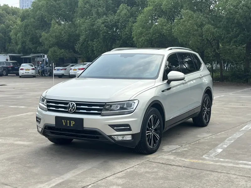 Volkswagen Tiguan L 330 TSI AT 2 WD