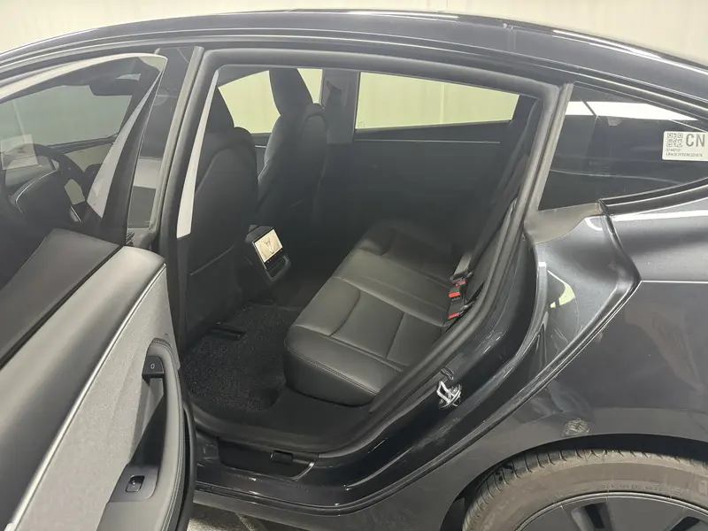 Tesla Model 3 — фото 18