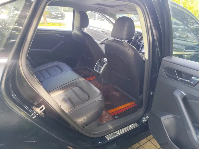 Volkswagen Passat — фото 10
