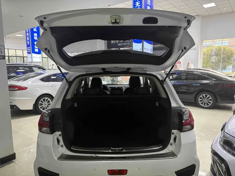 Mitsubishi ASX — фото 11