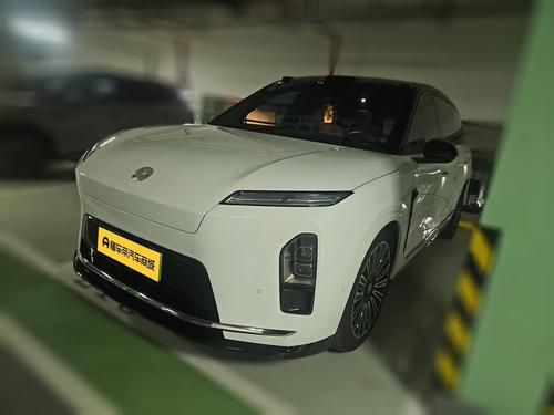 Nio ES8