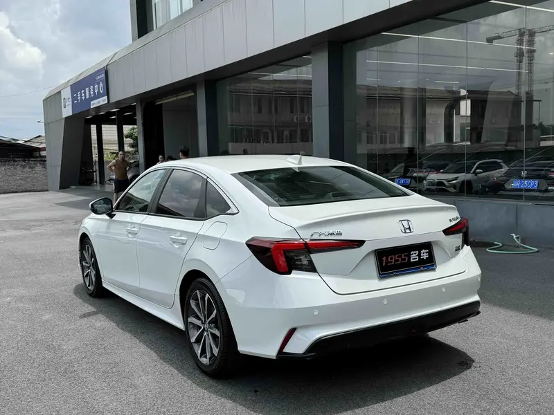 Honda Integra 240 TURBO CVT Luxury — фото 4