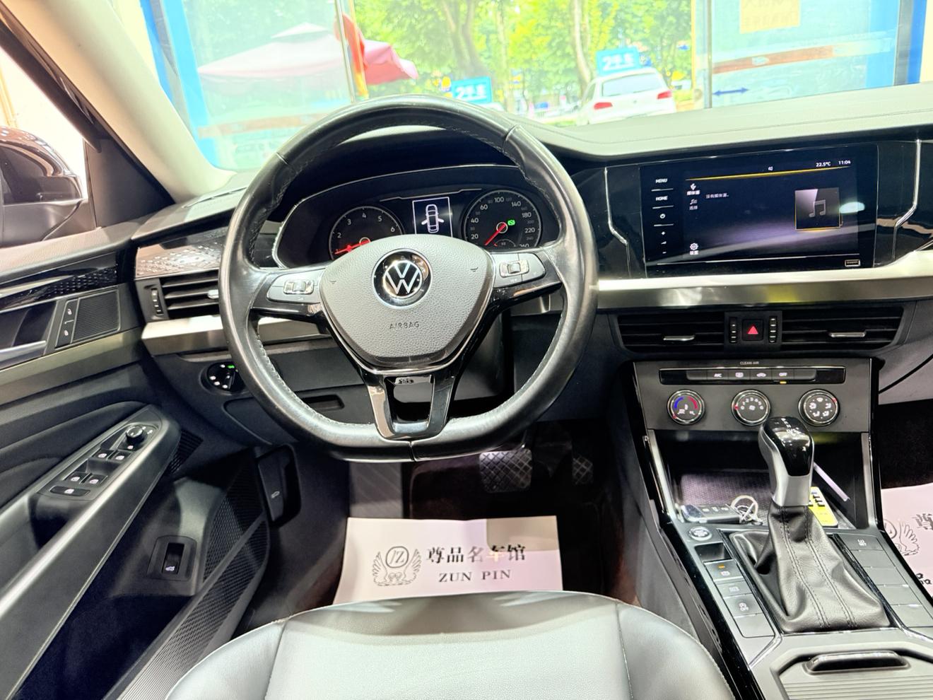 Volkswagen Passat: фотография 8 из 20