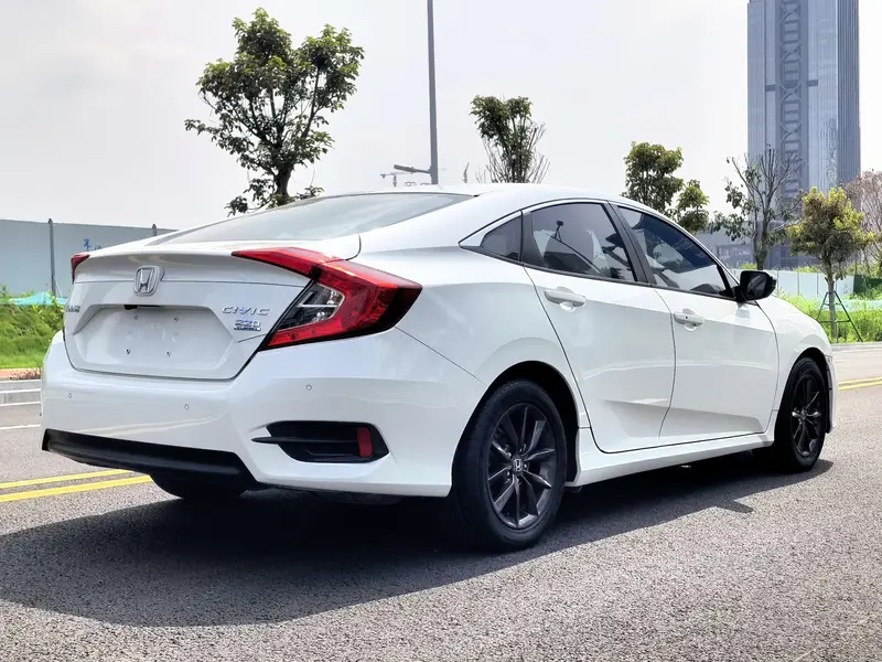 Honda Civic — фото 7
