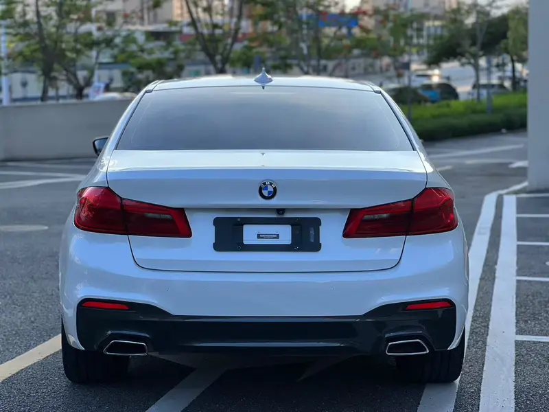 BMW 5 Series — фото 5
