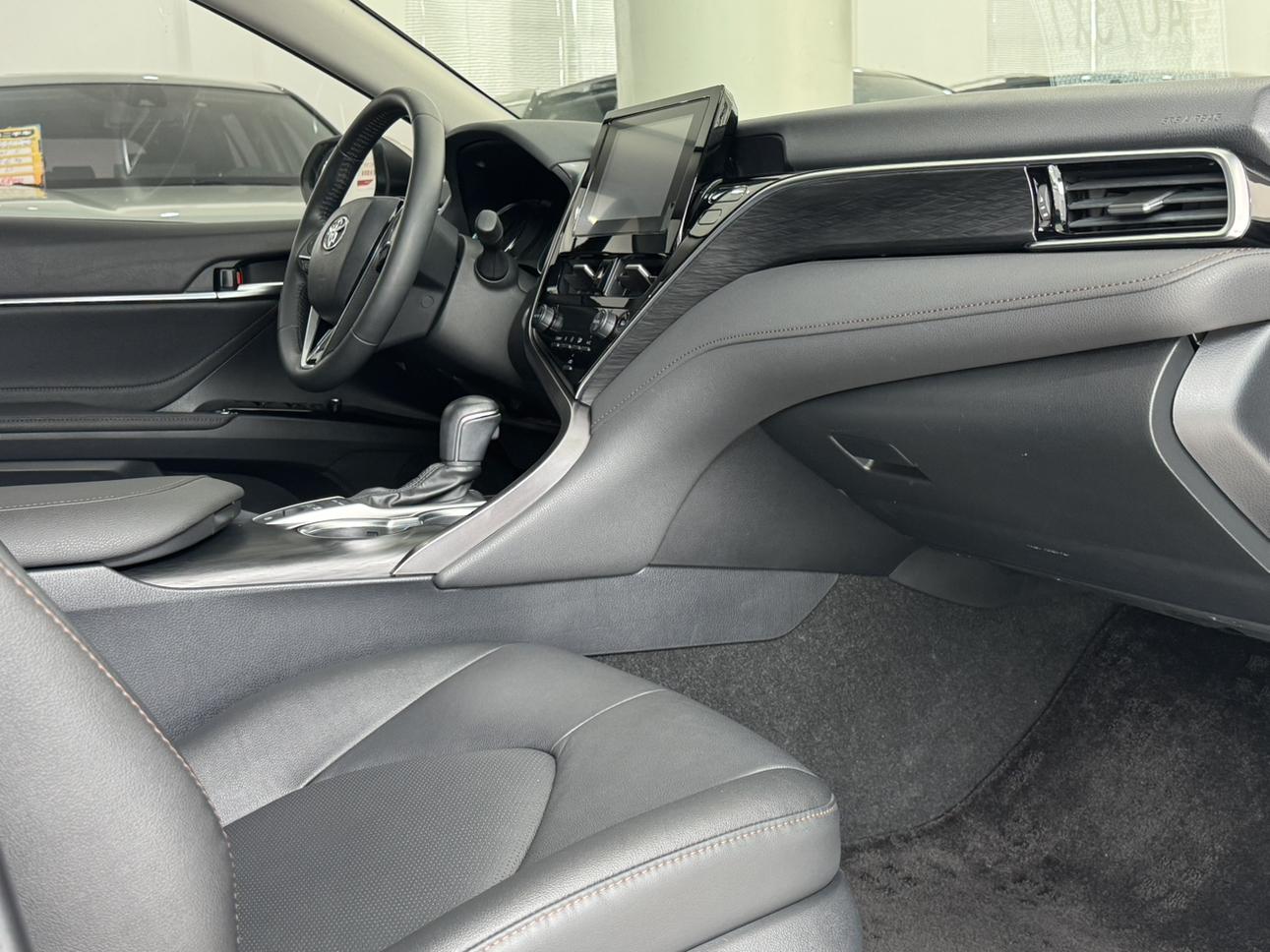Toyota Camry: фотография 12 из 27