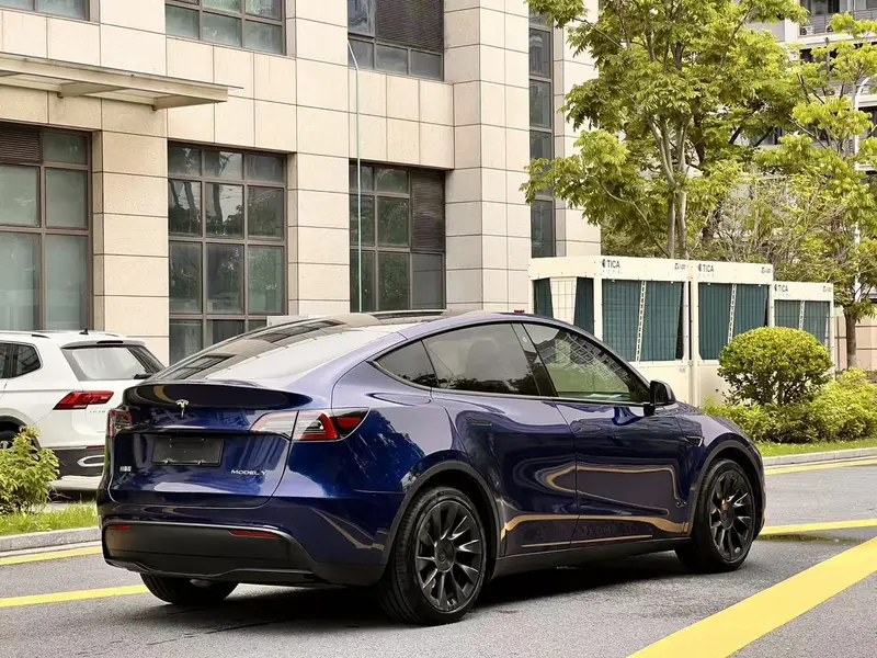 Tesla Model Y — фото 6