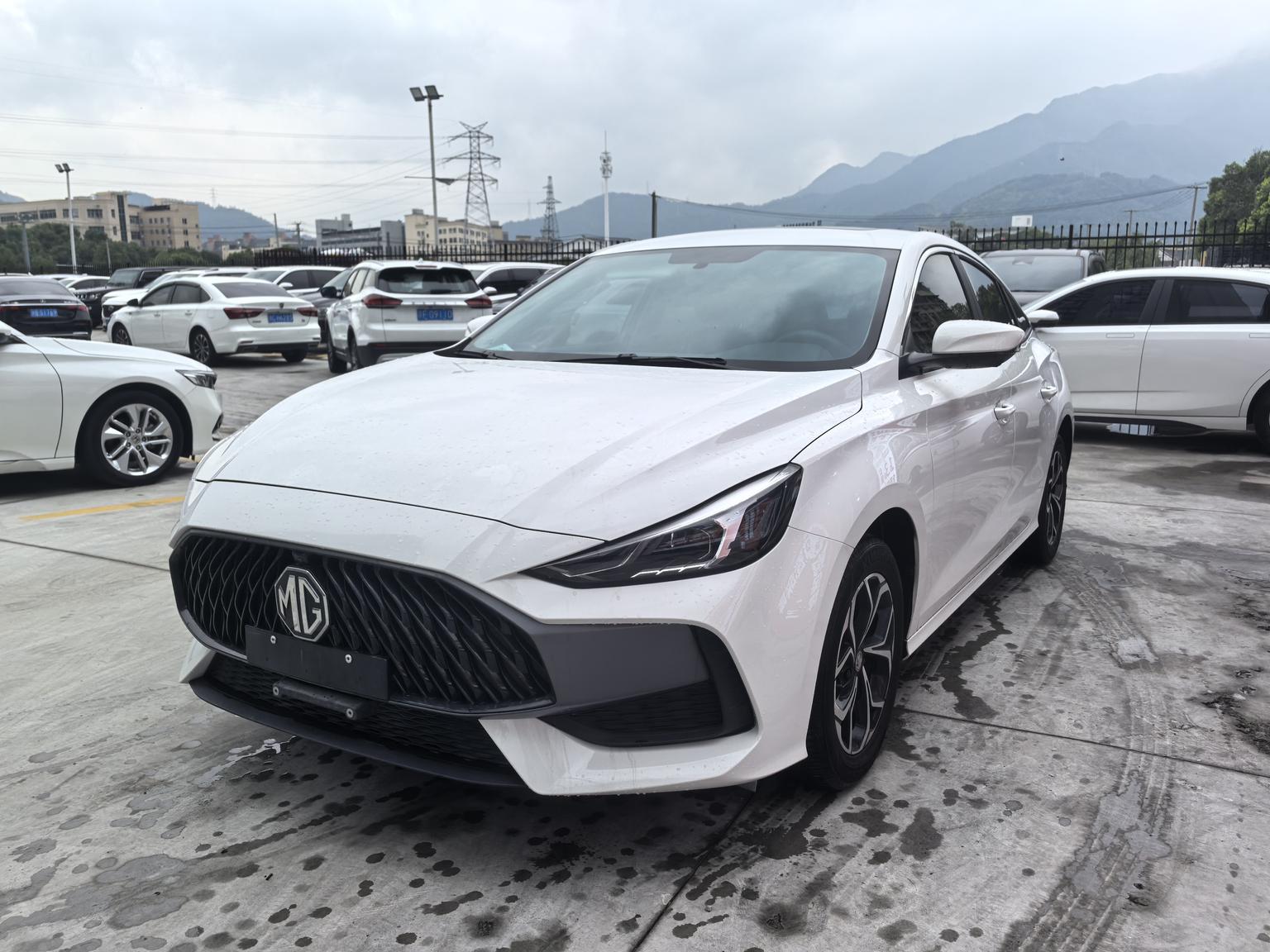 MG MG5 2023 180DVVT CVT Luxury