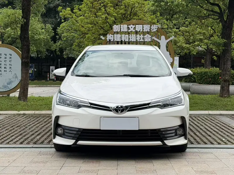Toyota Corolla — фото 2