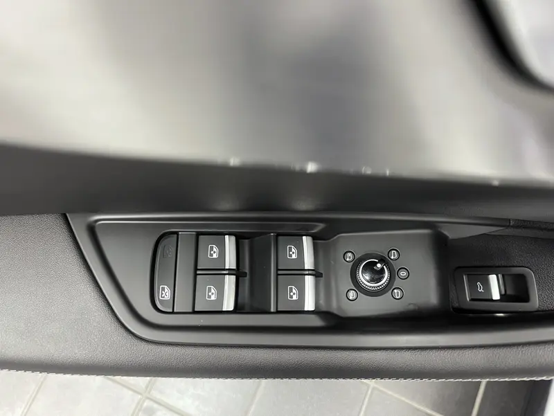 Audi A 4 L 40 TFSI — фото 16