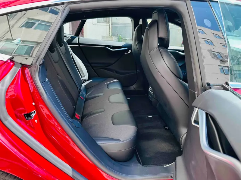 Tesla Model S — фото 8