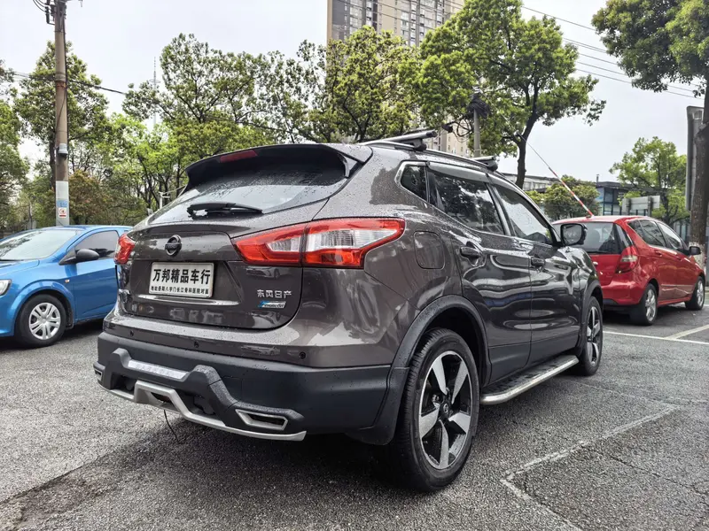 Nissan Qashqai 2.0 L CVT Luxury — фото 7