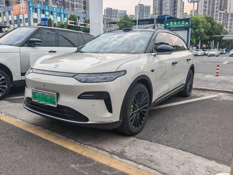 Leapmotor C11