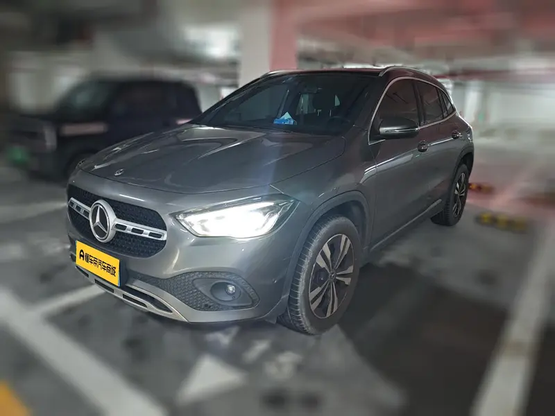 Mercedes-Benz GLA 200