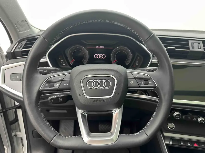 Audi Q3 — фото 10