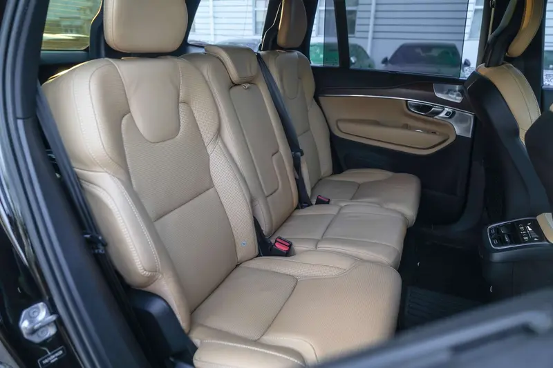 Volvo XC90 — фото 12