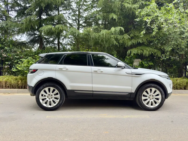 Land Rover Range Rover Evoque — фото 8