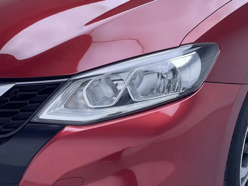 Nissan Tiida — фото 9