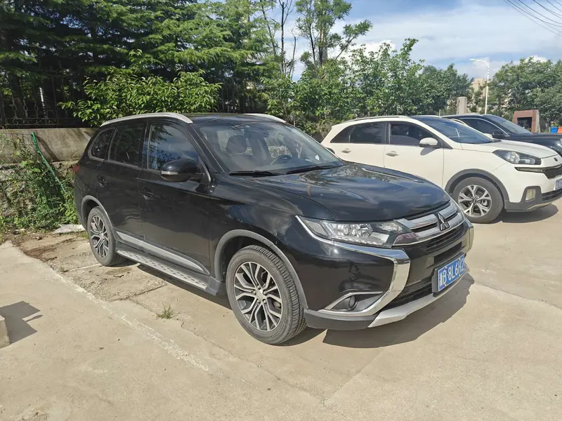 Mitsubishi Outlander — фото 3