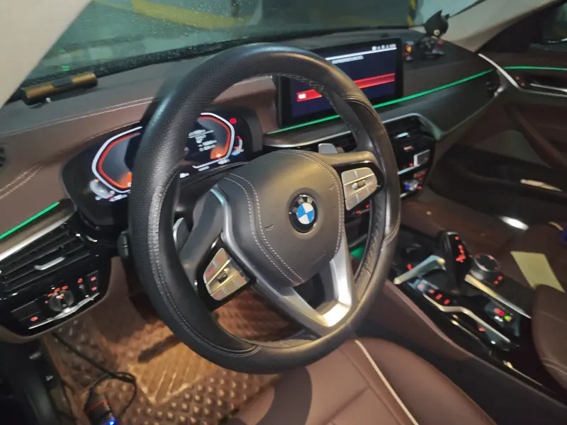 BMW 5 Series — фото 11