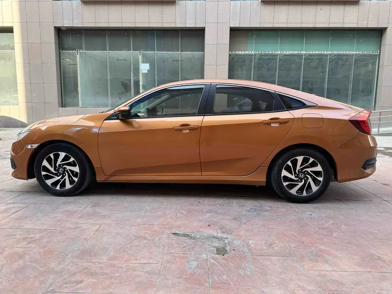 Honda Civic — фото 4