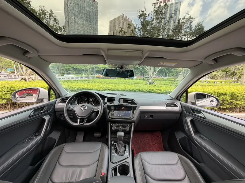 Volkswagen Tiguan L — фото 7