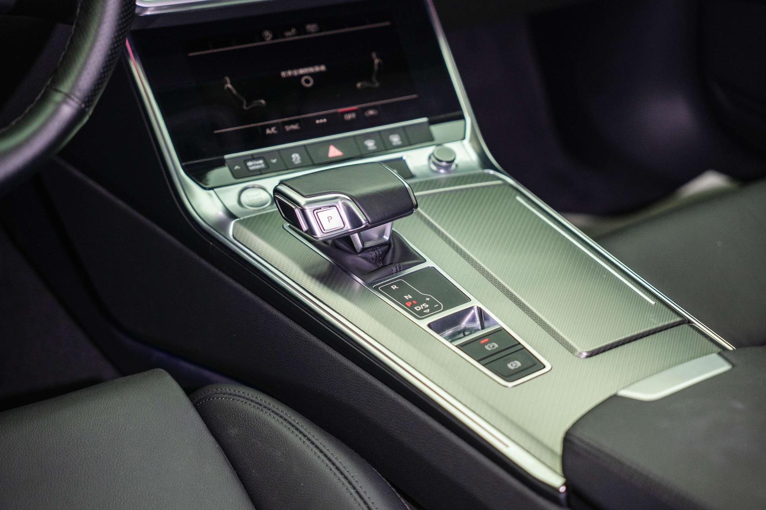 Audi A6L: фотография 13 из 24