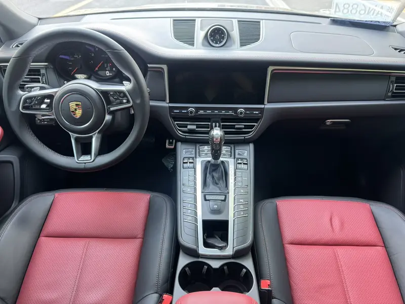 Porsche Macan 2.0 T — фото 7