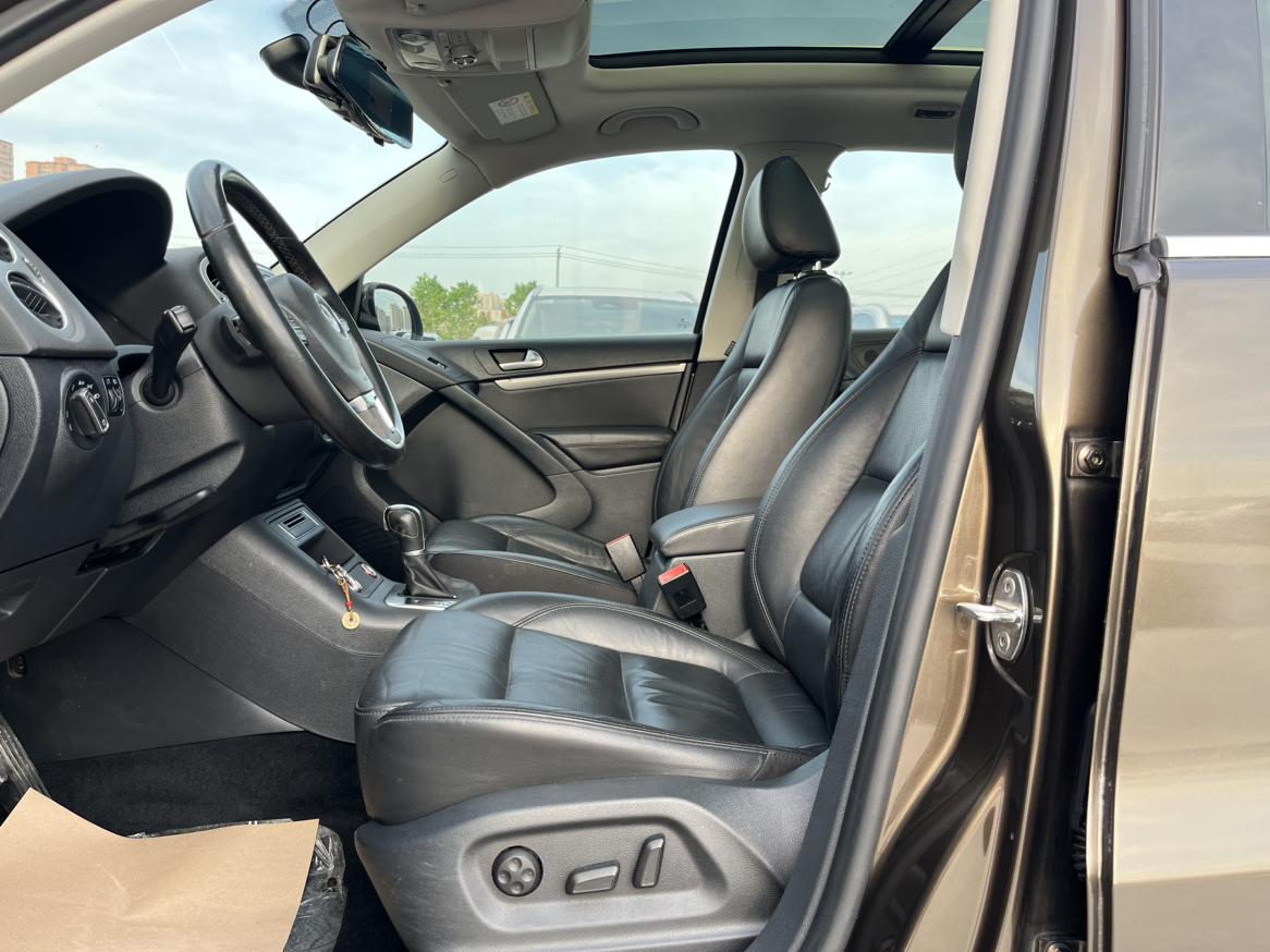 Volkswagen Tiguan 2015 1.8TSI AT Luxury