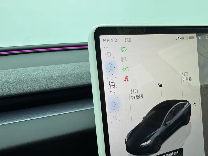 Tesla Model 3 — фото 10