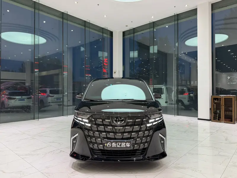 Toyota Alphard — фото 2