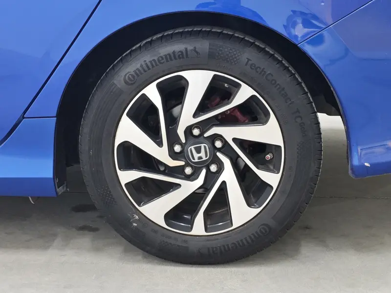 Honda Civic — фото 11