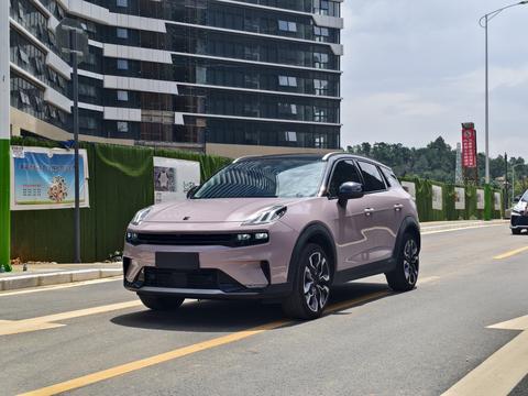 Lynk & Co 06