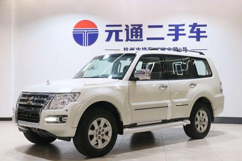 Mitsubishi Pajero (Import)