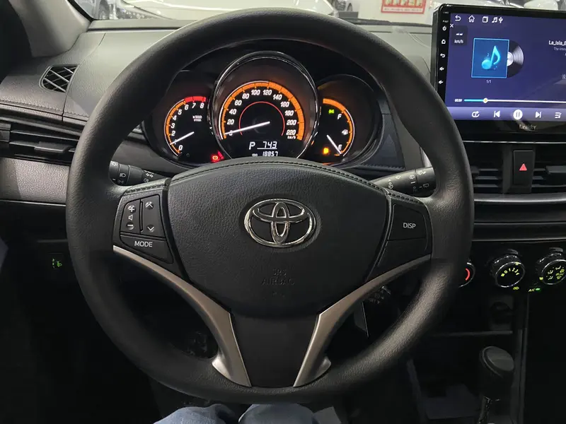 Toyota Yaris L — фото 9