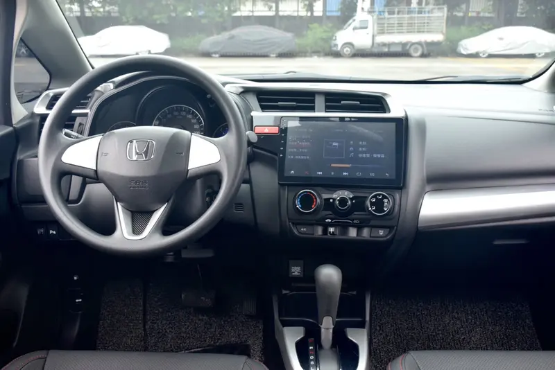 Honda Fit — фото 6