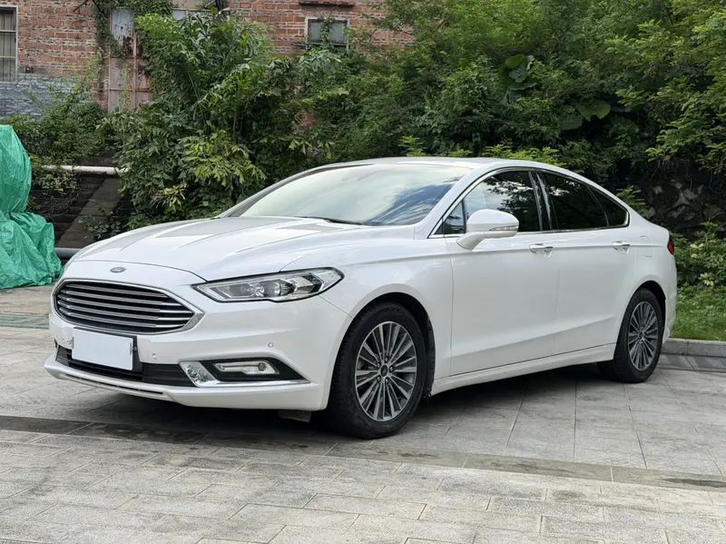 Ford Mondeo — фото 1