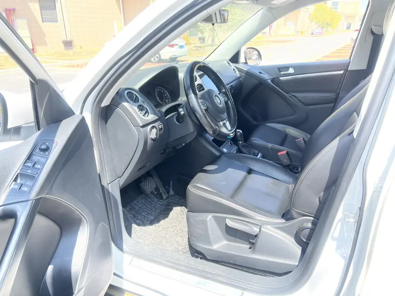 Volkswagen Tiguan — фото 8